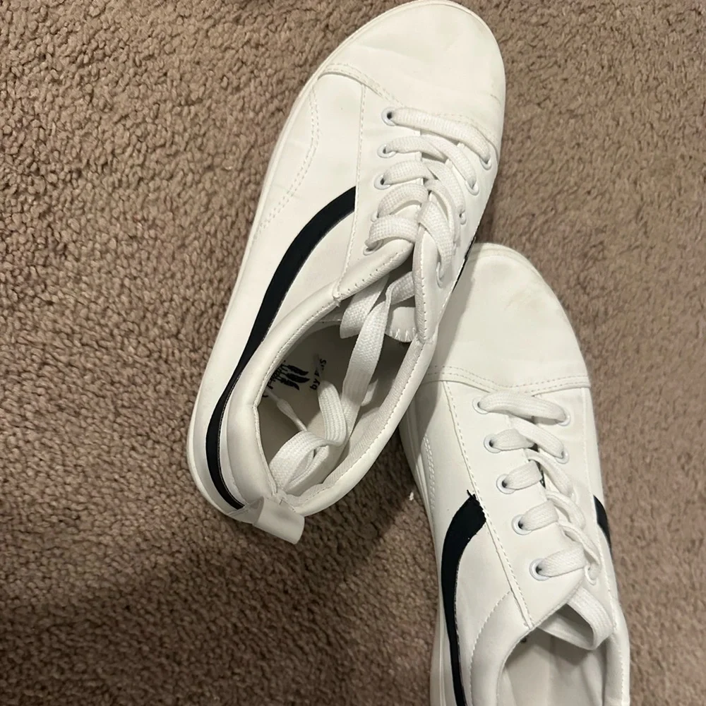 Eli’s - Picture 2 of 4